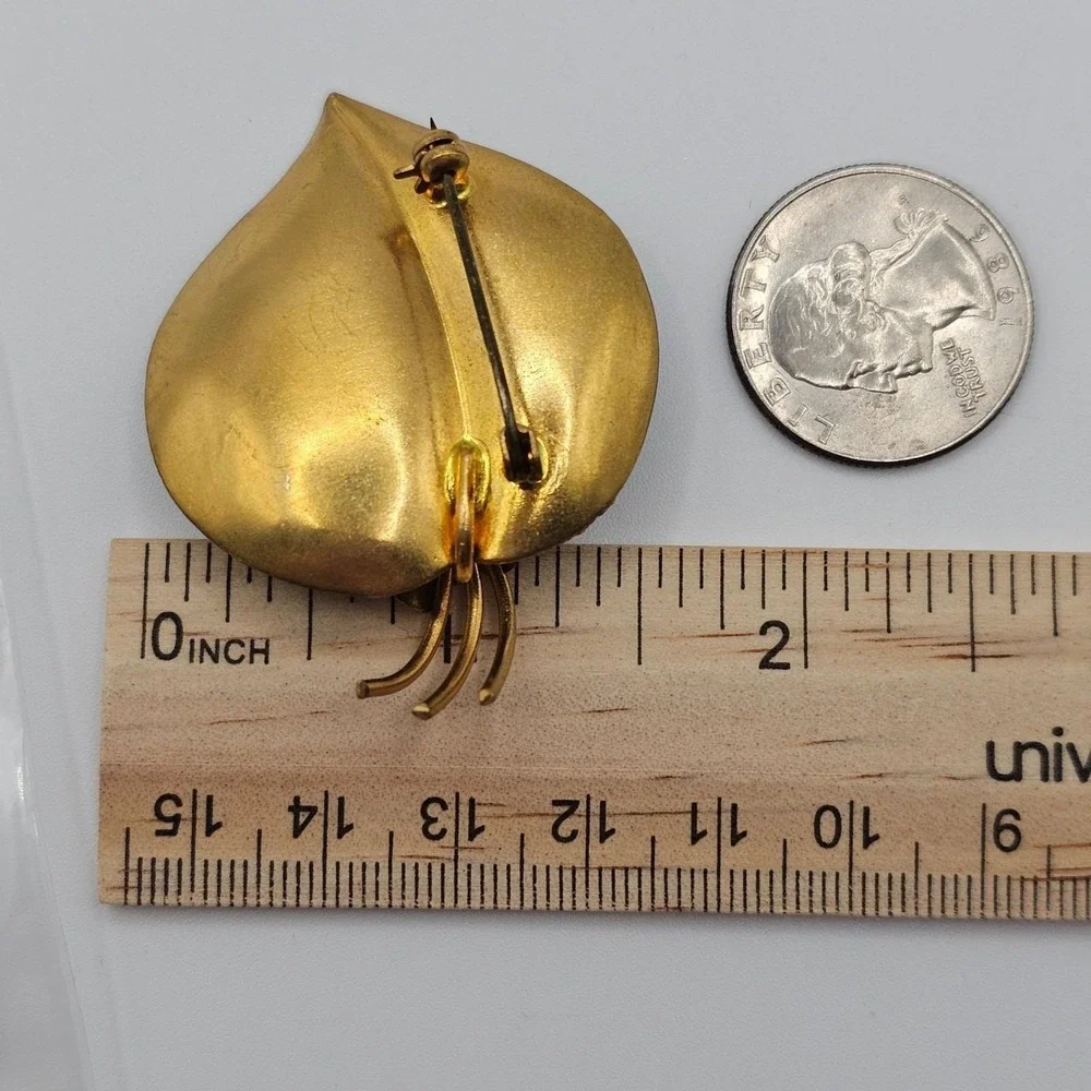 Vintage Enamel Flower Leaf Brooch Lily Pad Green Gold Tone White Floral‎ Pin